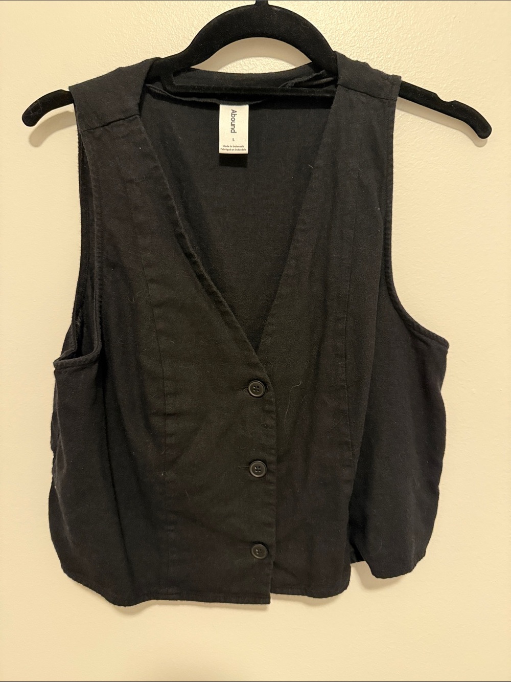 Abound Black Button-Front Sleeveless Vest